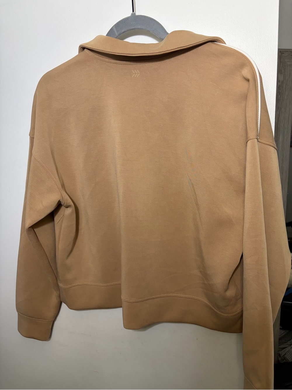 All in motion airy sleek  polo sweatshirt tan medium - Picture 4 of 7